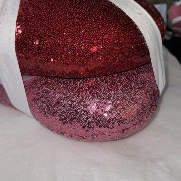 Isaac Mizrahi valentine’s Day, sequent, Heart Shaped Accent Pillow ♥️🩷 - Picture 3 of 6